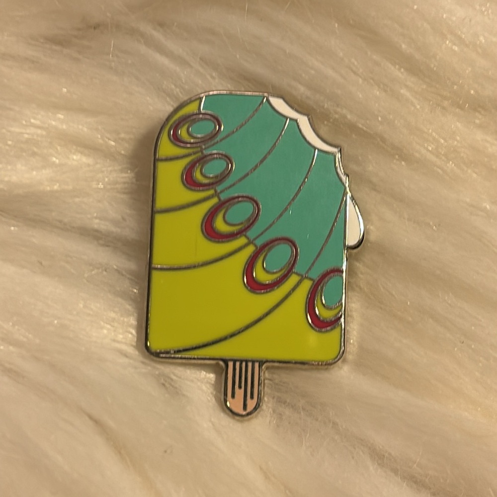 Disney Heimlich Popsicle A Bug's Life Caterpillar Pin Trading Pin